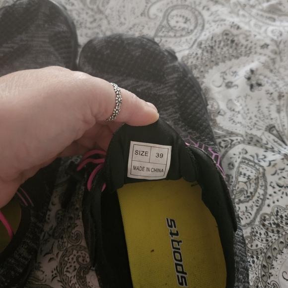 Tennis shoes, Sports,8.5 Grey - Picture 2 of 3